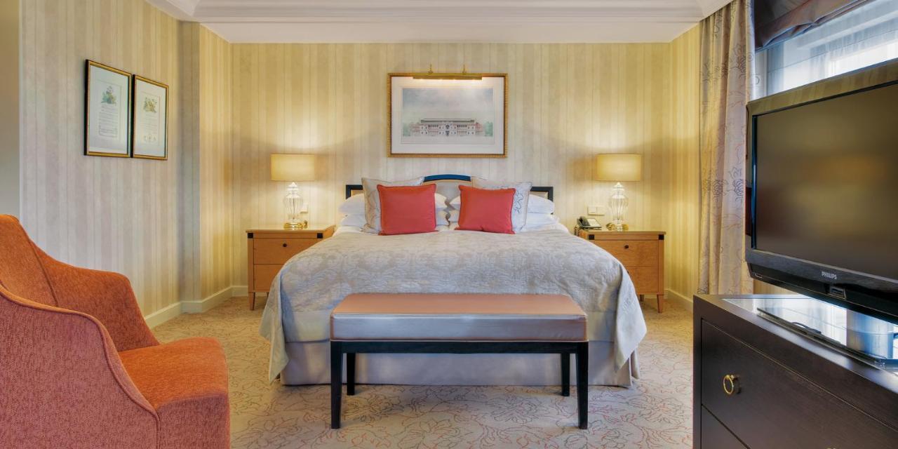 Intercontinental By Ihg Hotel